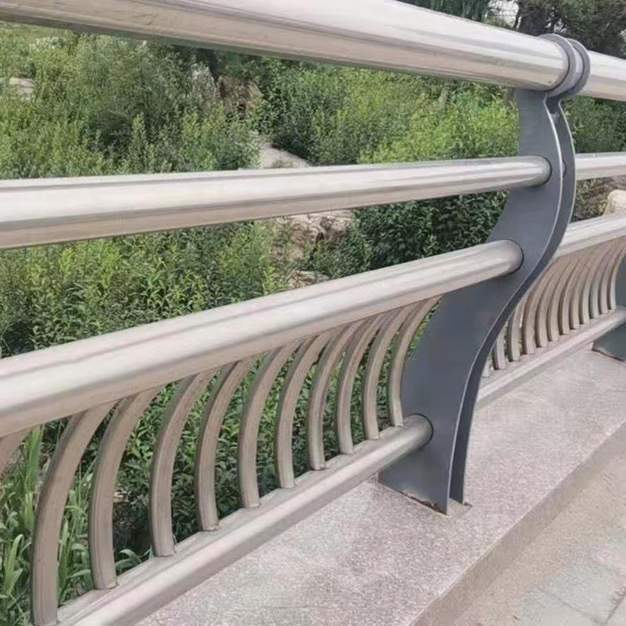 桥梁防撞护栏生产地址市场行情