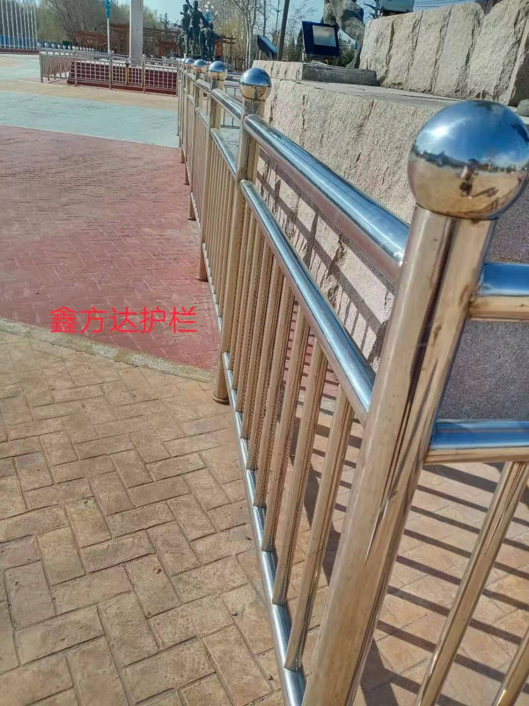 不锈钢复合管护栏生产厂家物流配送