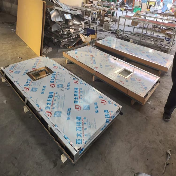 生产手动防护铅门3个铅当量的基地