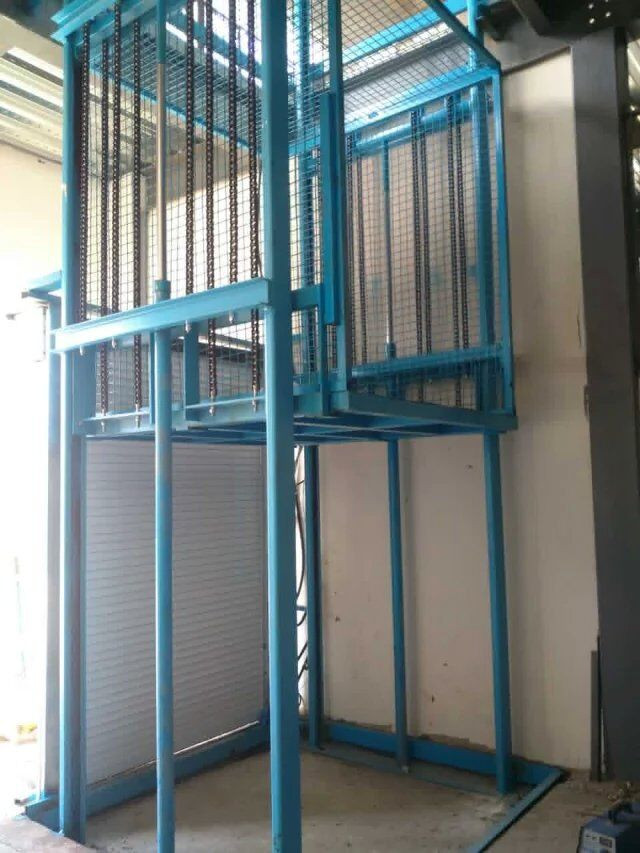导轨链条升降平台施工团队