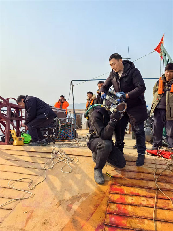 打捞手机专业水下公司
