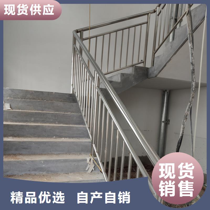 万宁市人行道不锈钢防撞隔离灯箱护栏商优良材质