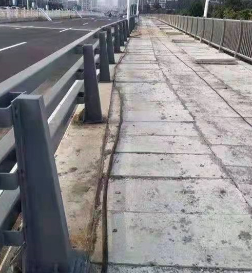 【桥梁护栏不用】旋转护栏质量看得见