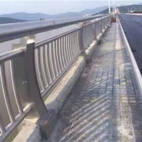 供应不锈钢公路护栏-实体厂家可定制