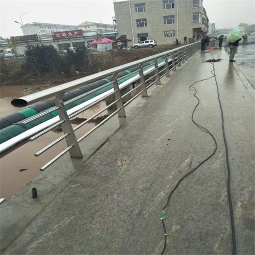201不锈钢复合管河道护栏生产厂家