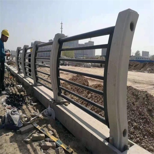 实力雄厚的防撞护栏厂家加工厂家