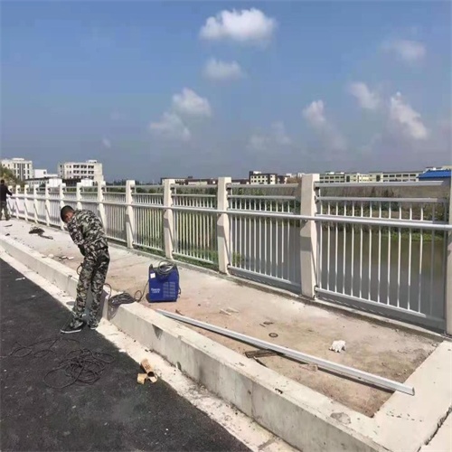 不锈钢立柱-存货充足