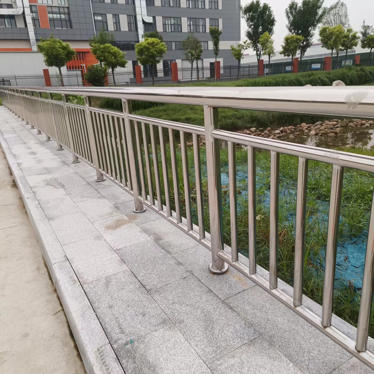 不锈钢复合管货源报价