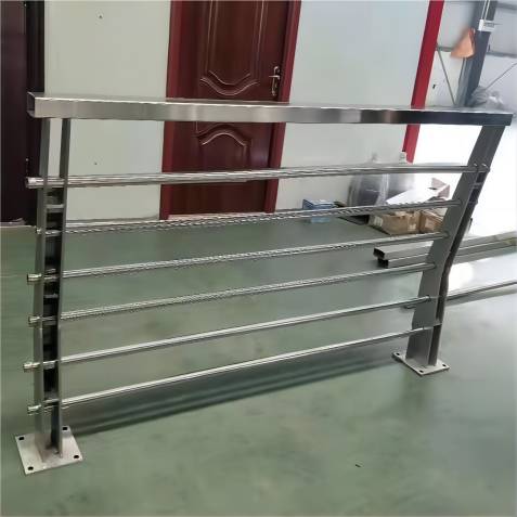 不锈钢复合管用品质赢得客户信赖