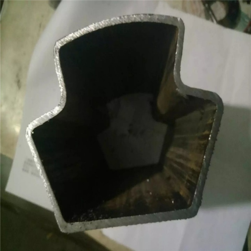 50*120镀锌鸭蛋圆管吨价低于市场价