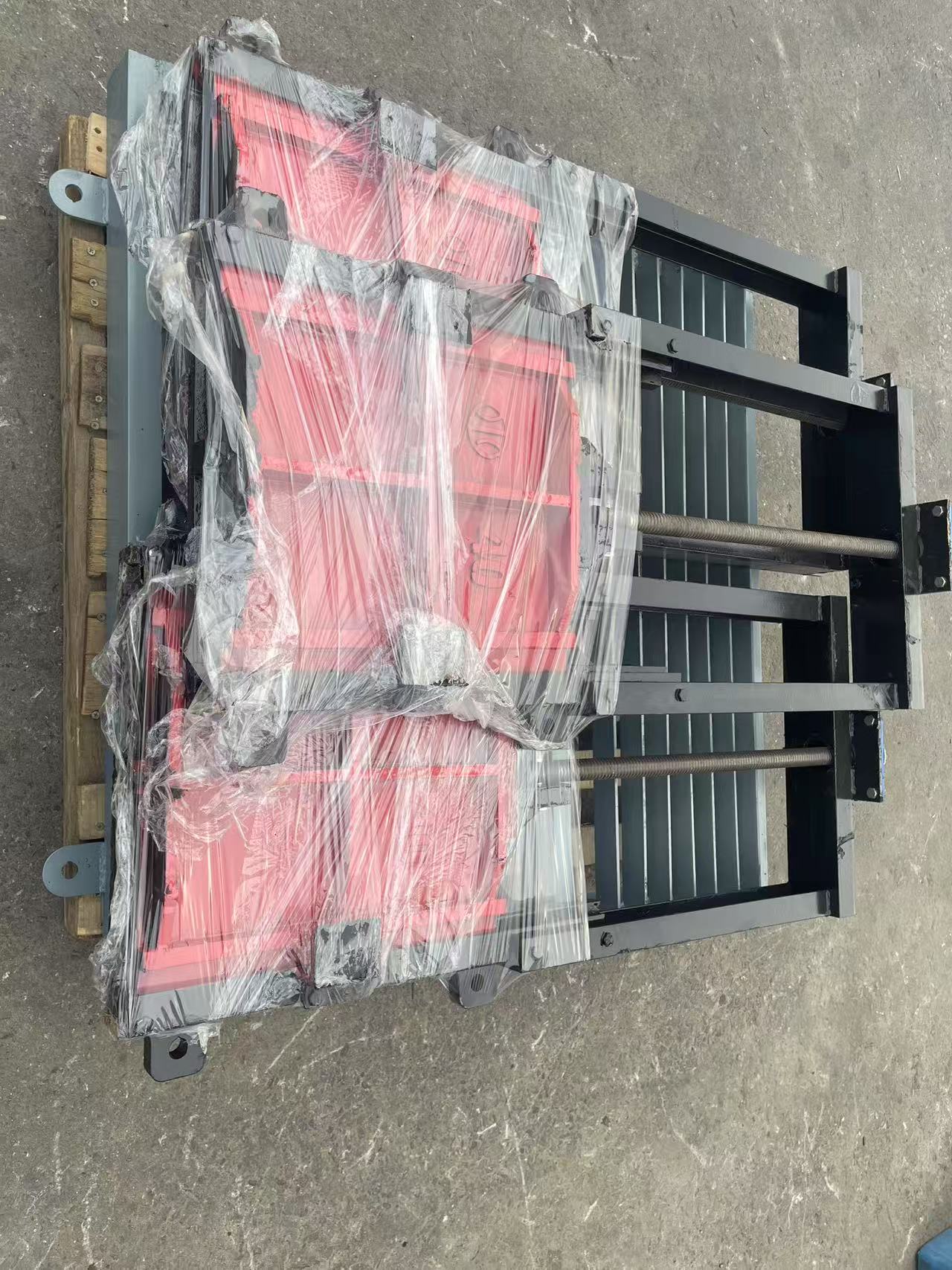 平面拱形闸门-双向止水铸铁镶铜闸门创新