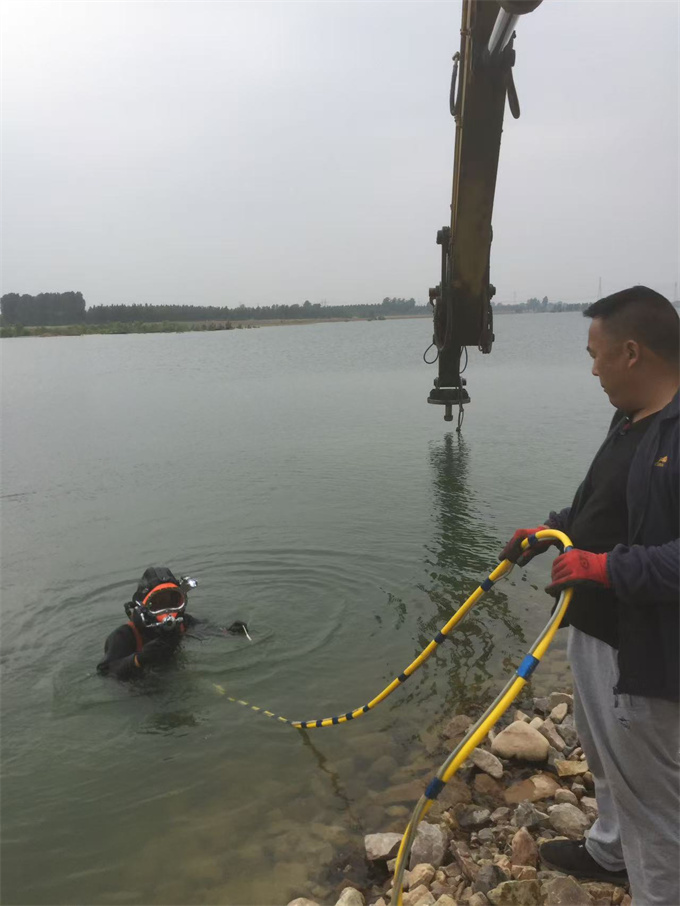 水下清淤清泥清理欢迎来电