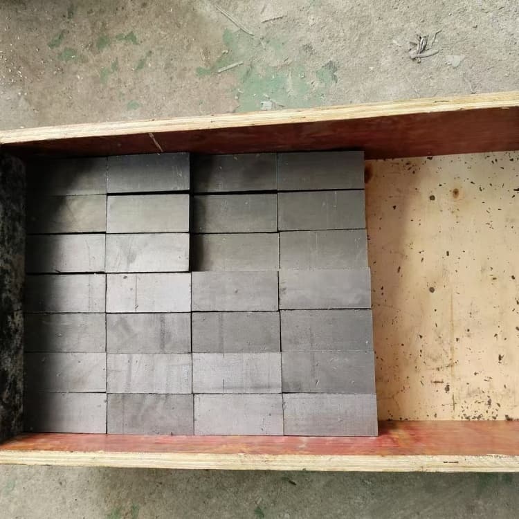 顶部墙体铅皮品类多