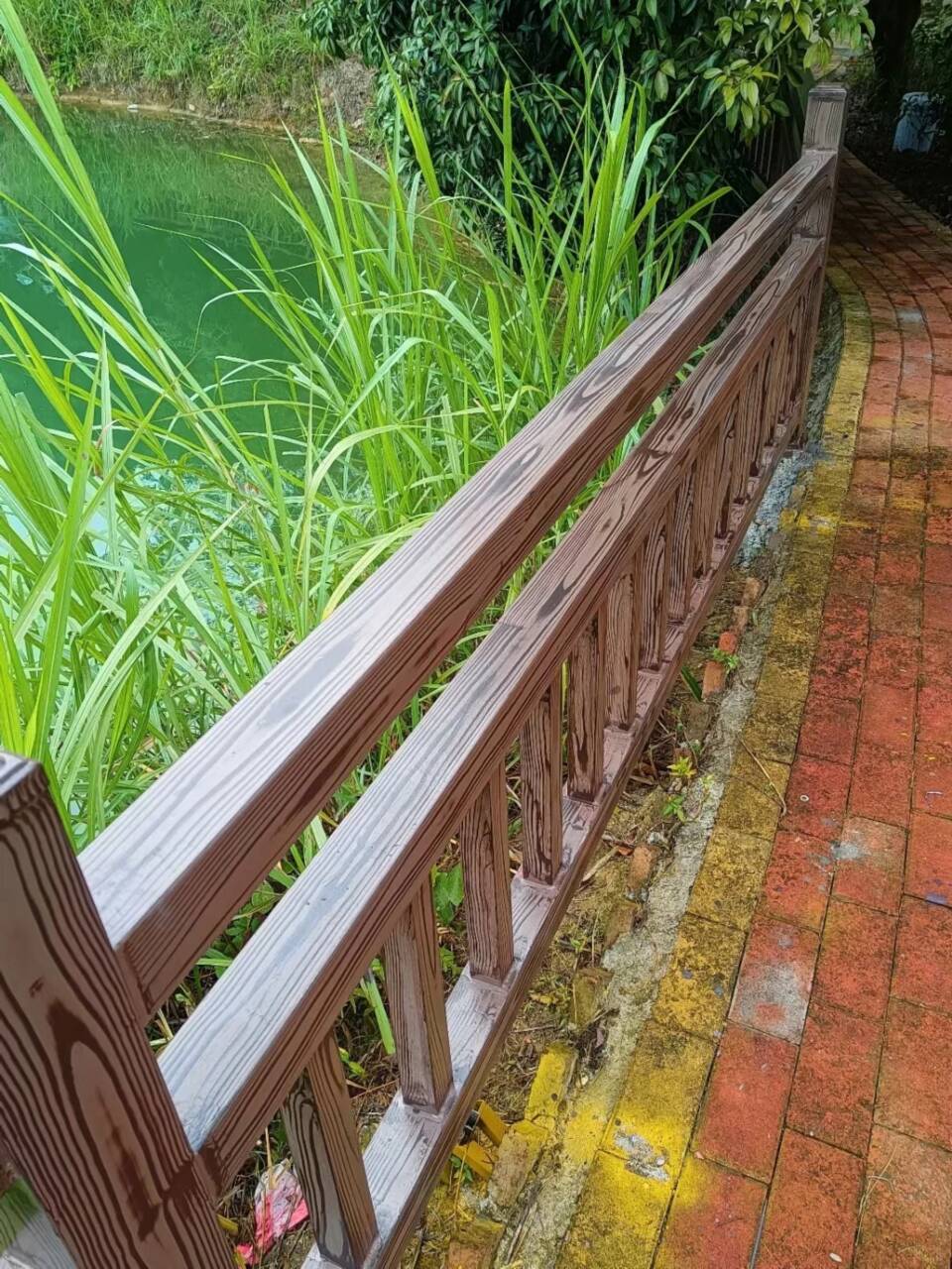 栈道护栏木纹漆施工厂家
