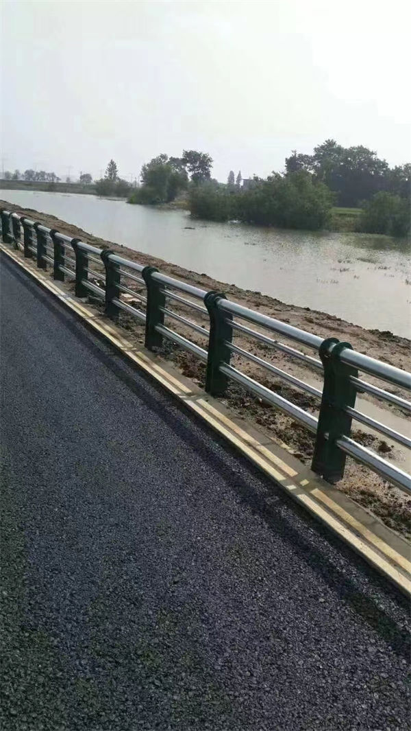 来电咨询不锈钢防撞护栏护栏