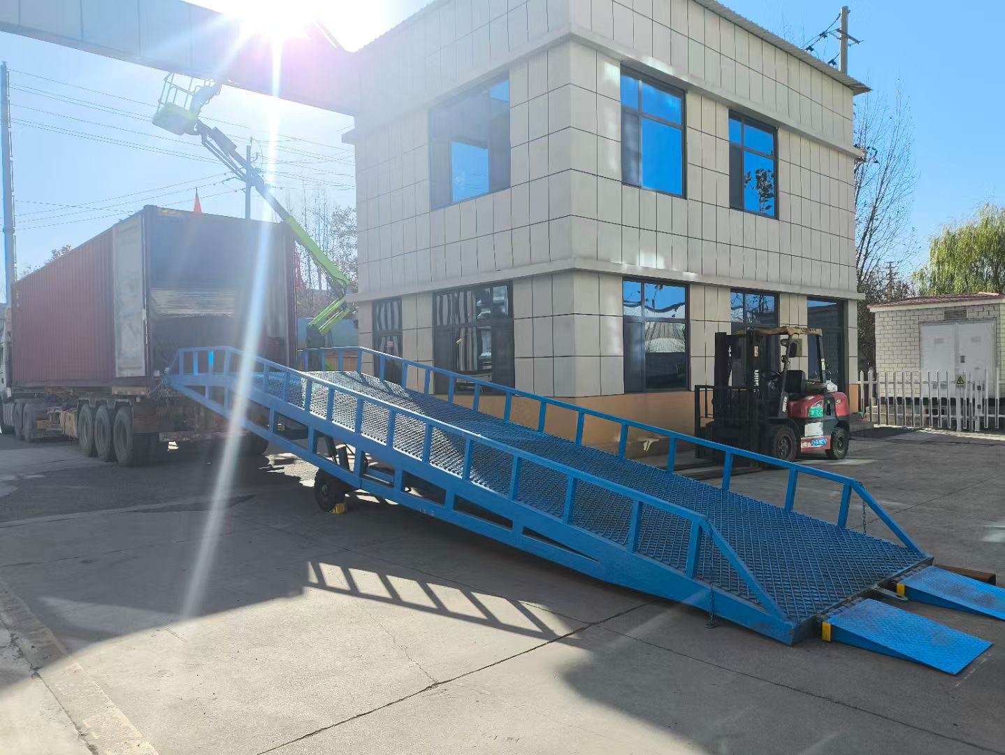 移动式装卸登车桥价格生产