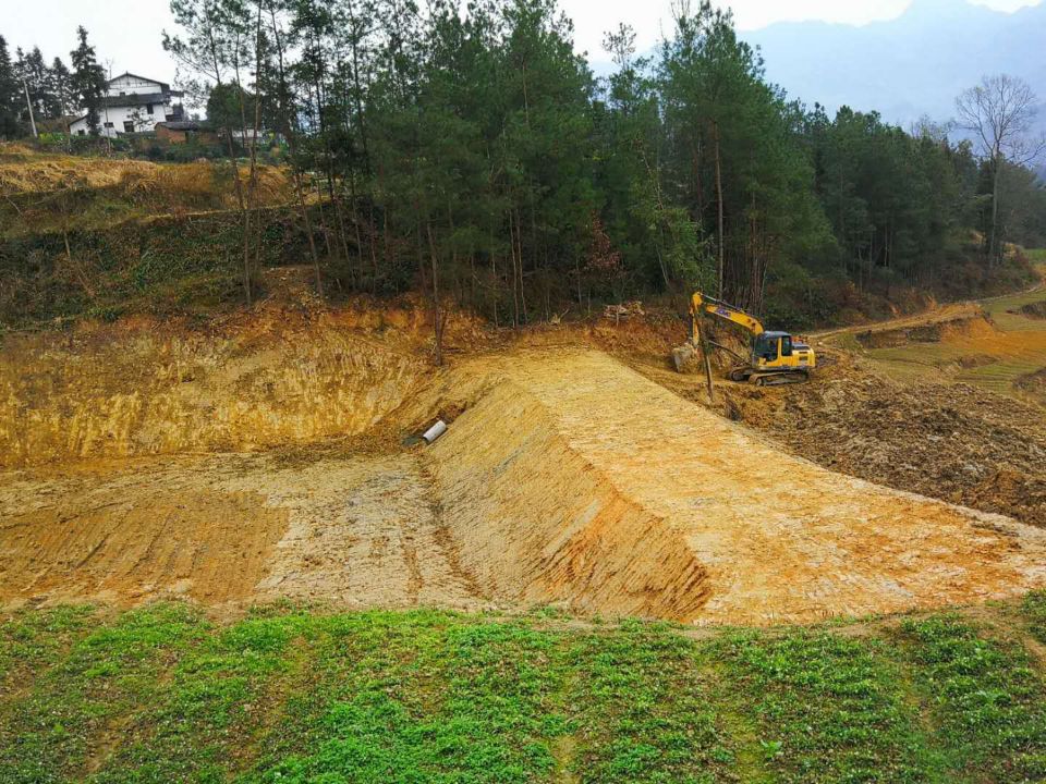 土壤固化剂沙漠沙土固化剂用途广泛